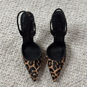 DKNY Women's Macia Slingback Pump Heeled Sandal
Size 10